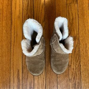 UGG Keelan toddler boots size 11